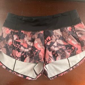 Lululemon Speed Up Low Rise 2.5” Shorts Size 0